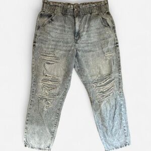 SO Women's Relaxed Distressed Jeans - Light Gray Wash
